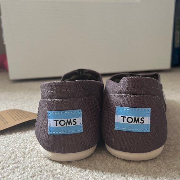 Toms 6 - Picture 3 of 5